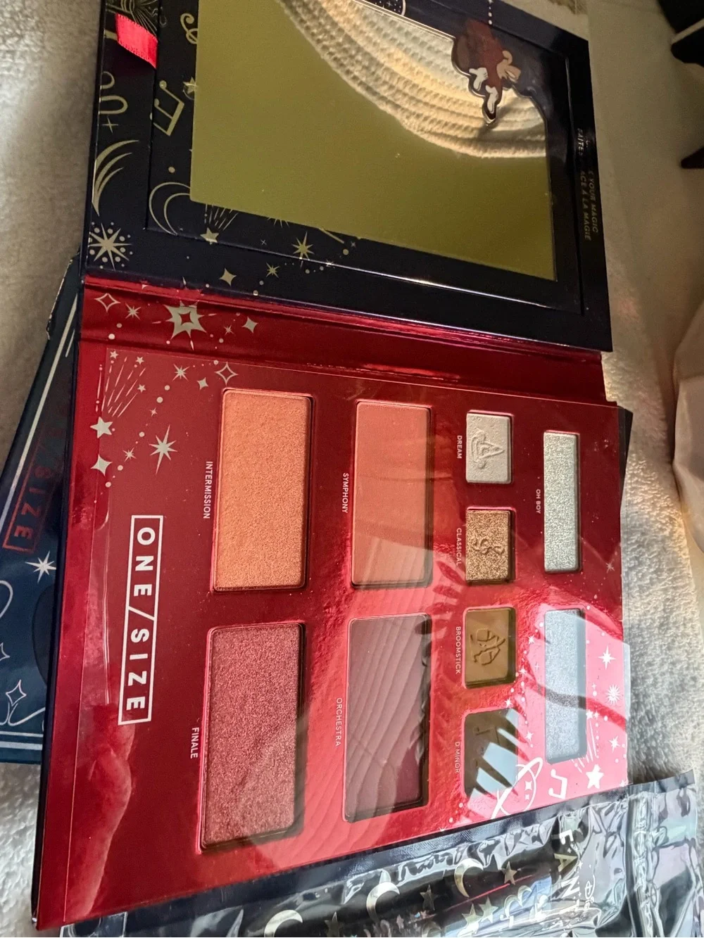 ONE/SIZE Disney ltd edition pallet — Rose, gold ltd edition highlighter, brush